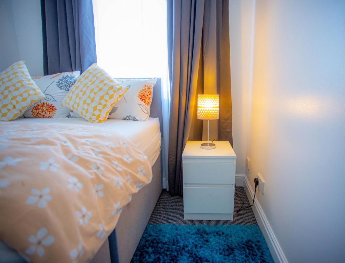 Oasis Place Northampton Bagian luar foto