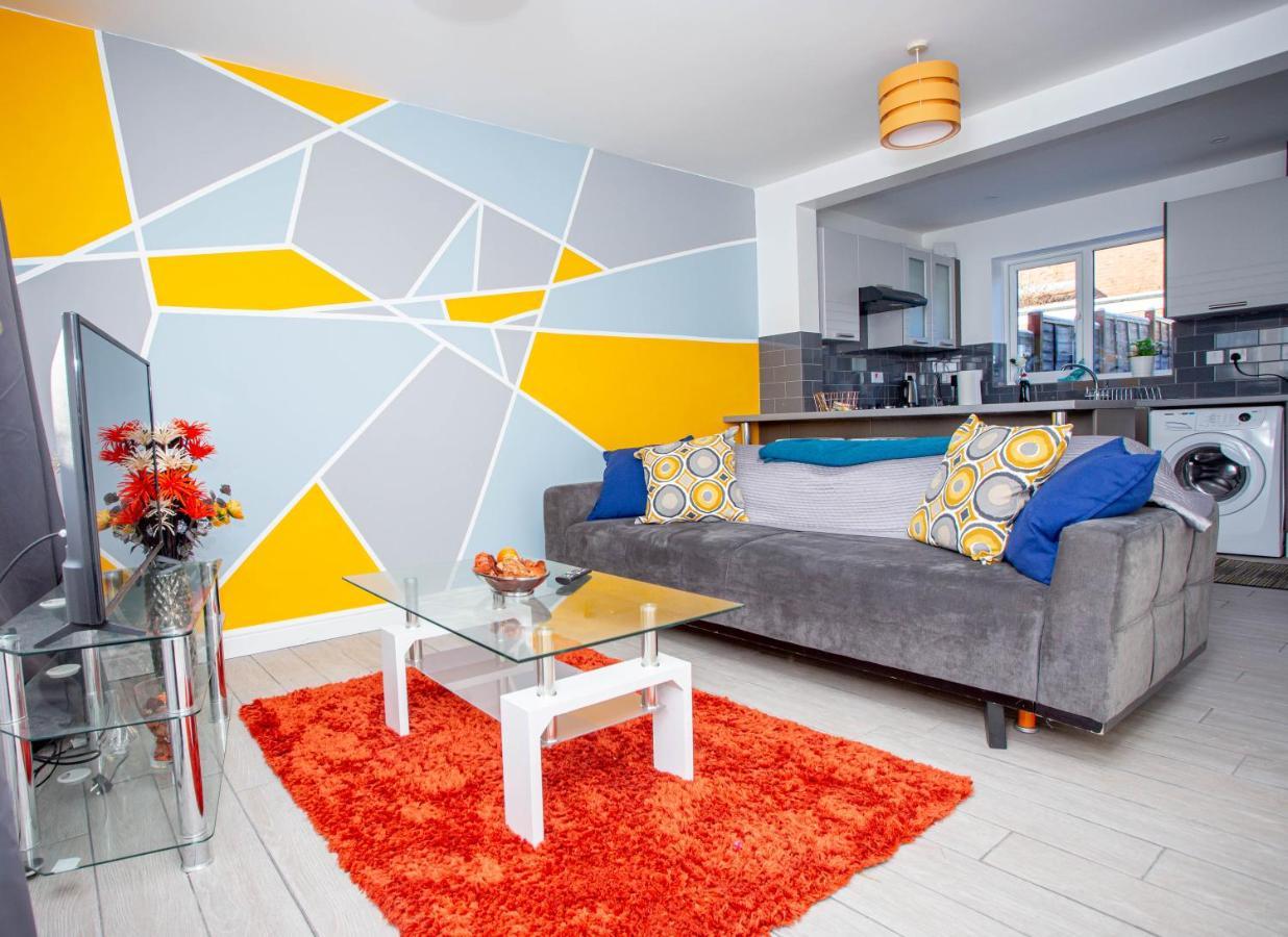 Oasis Place Northampton Bagian luar foto